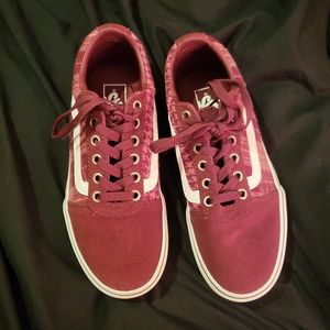 Vans worn once platform burgundy plaid and houndstooth size 7.5 skater shoes
